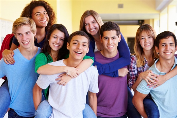 STUDENT MINISTRY: Creating Community in Student Ministry