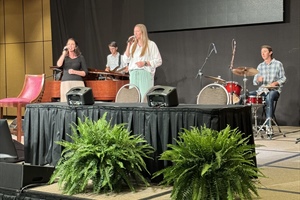 STUDENT MINISTRY: Sweet Fellowship